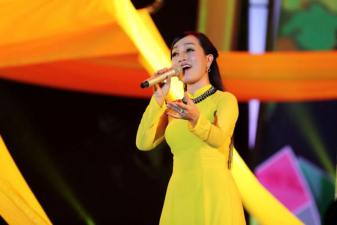 Tiểu sử ca sĩ Hà Vân: Từ cô giáo trên bục giảng đến giọng ca bolero được yêu thích trên sân khấu 7