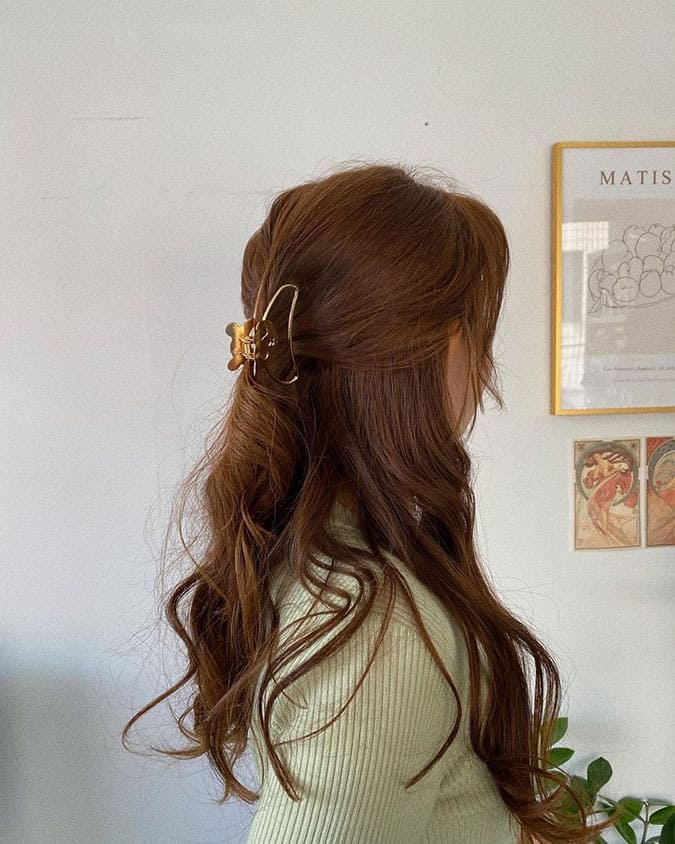 Kẹp tóc dài Hàn Quốc ‘xinh ngất’ và cách tạo kiểu tóc thanh lịch, trendy 42