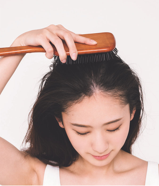 Cách massage da đầu cải thiện tình trạng rụng tóc, tóc bạc sớm 9