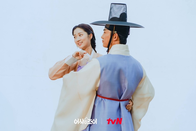 Ngự Sử Tài Ba và Quý Cô Thông Thái của Taecyeon (2PM) lập thành tích tốt trong tập đầu tiên 7