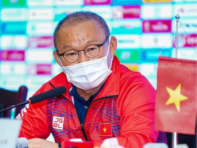 Coach Park Hengrui was filled with emotion as he bid farewell to Vietnamese U23 players at the 31st SEA Games
