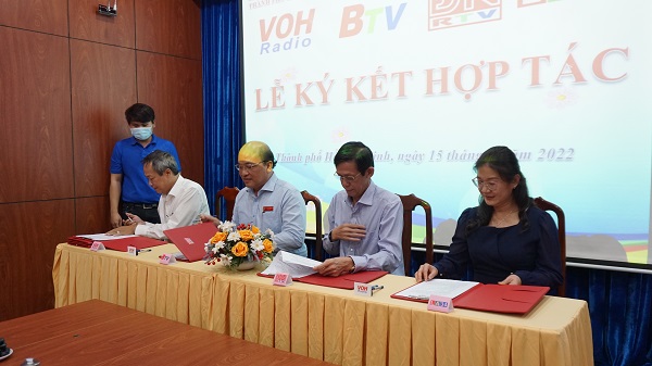 VOH ký kết hợp tác với 3 đài phát thanh truyền hình trong vùng 2