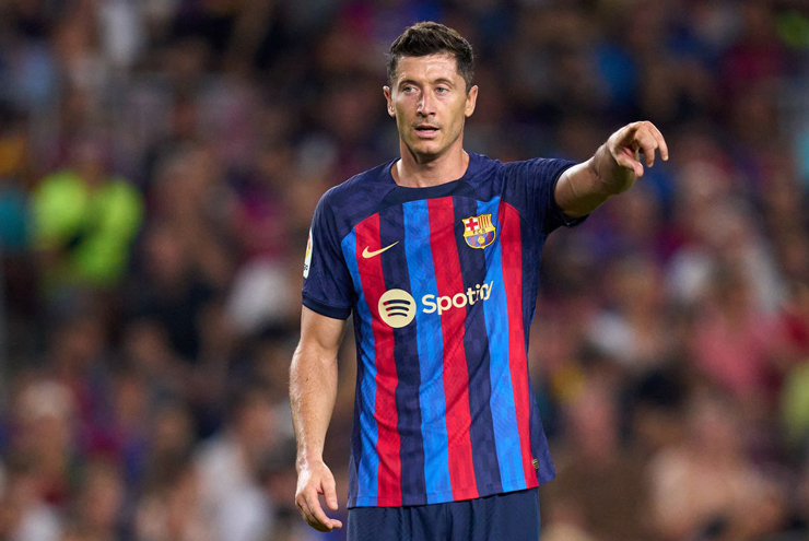 PSG players banned from Coca-Cola - Lewandowski robbed at Barca