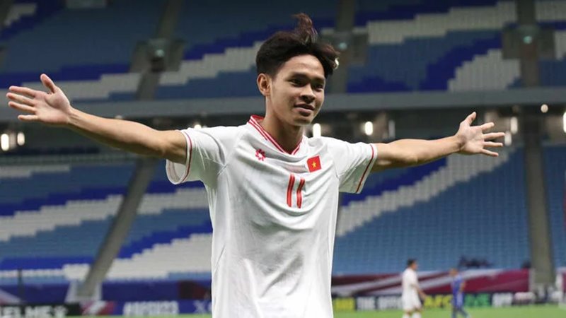 Bùi Vĩ Hào tỏa sáng bằng cú đúp giúp U23 Việt Nam thắng trận - Ảnh: Internet